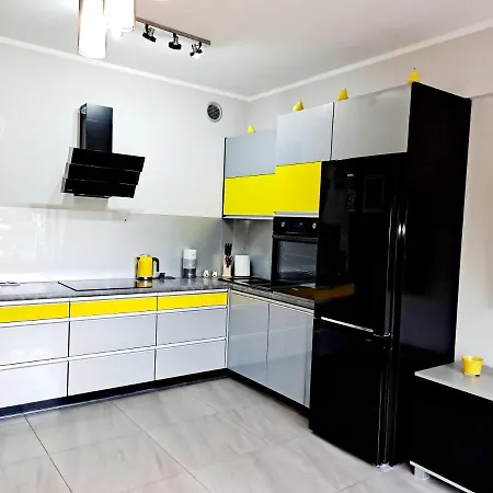 Port Yellow *