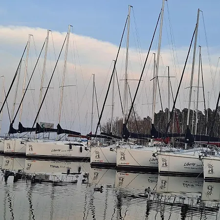 Port Yellow Апартаменты Гижицко